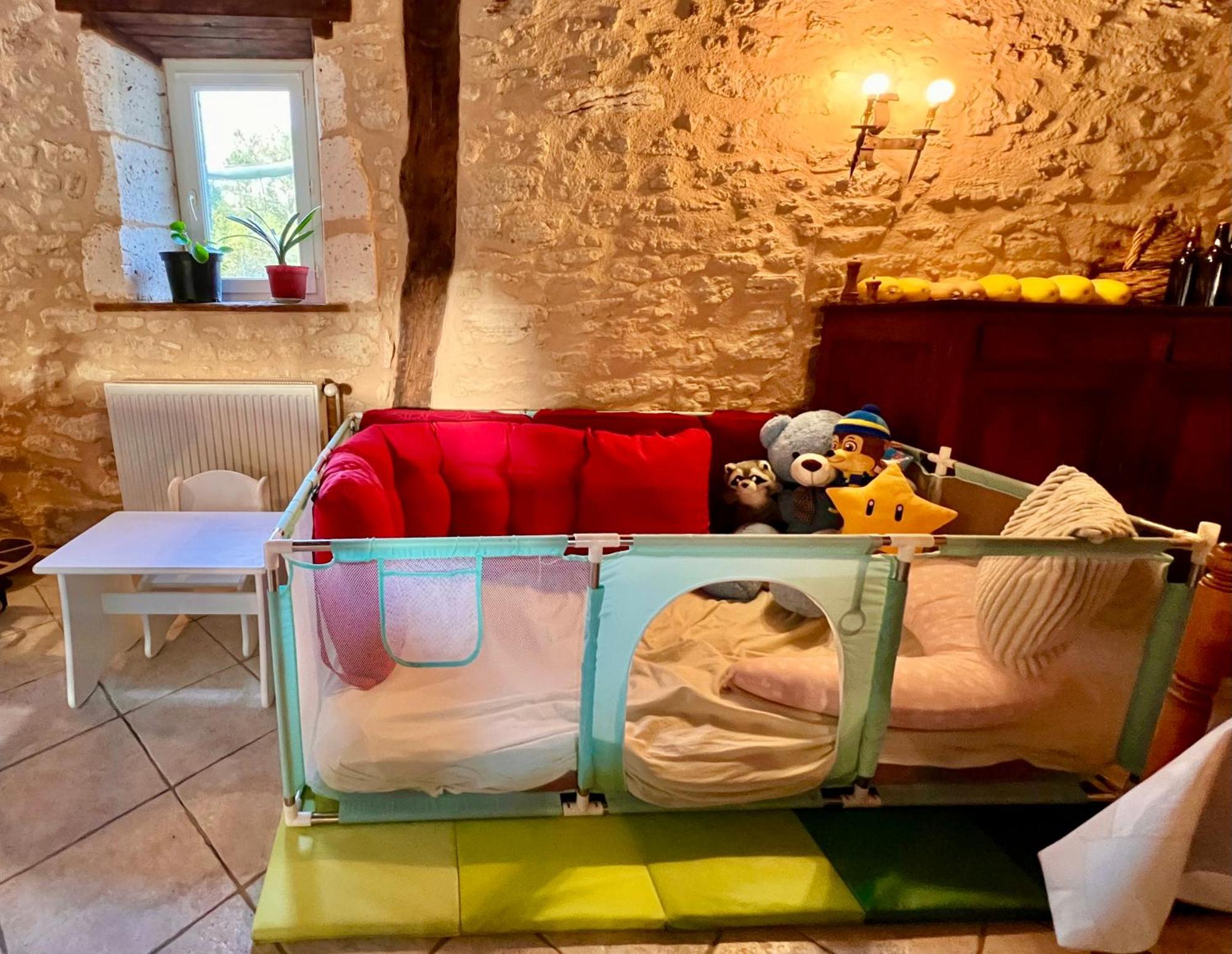 Ferme Gite Le Coeur Des Petits Chenes Saint-Pierre-de-Côle Esterno foto