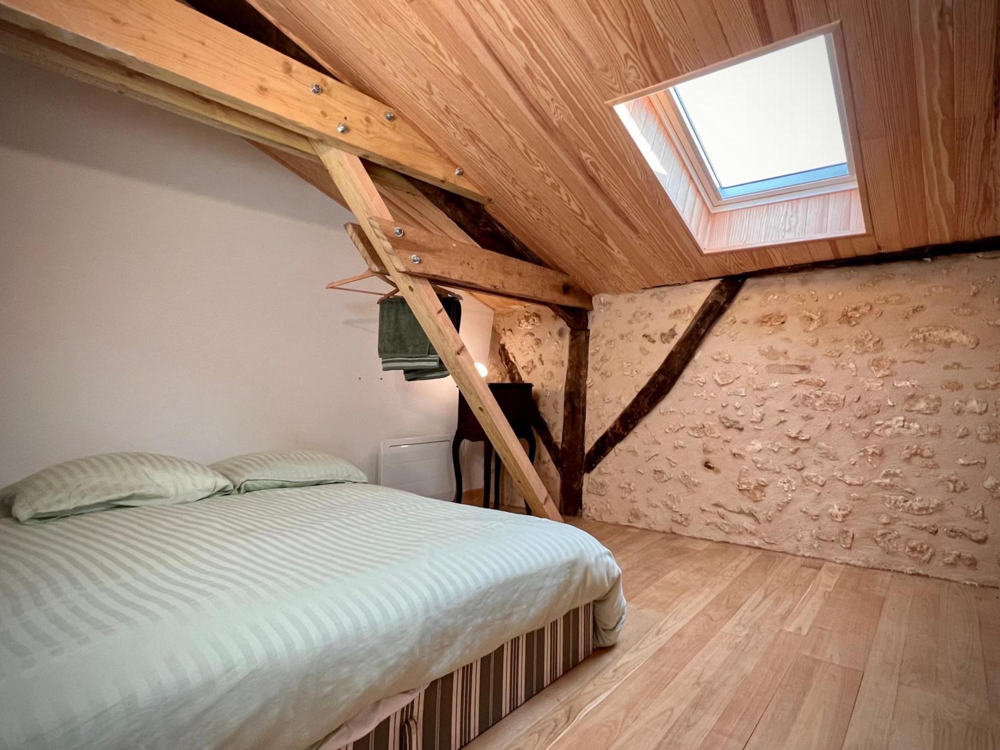 Ferme Gite Le Coeur Des Petits Chenes Saint-Pierre-de-Côle Esterno foto