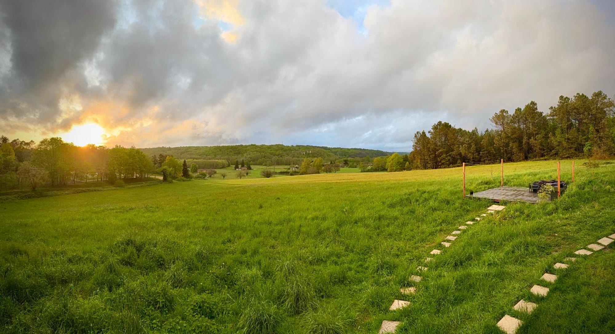Ferme Gite Le Coeur Des Petits Chenes Saint-Pierre-de-Côle Esterno foto